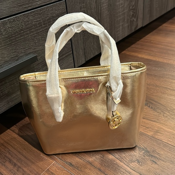 MICHAEL Michael Kors NWT Jet Set Metallic Pale Gold Tote and Crossbody Bag. - Picture 2 of 12
